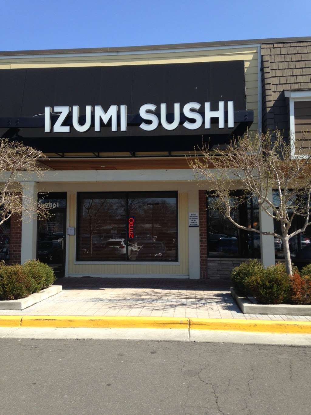 Izumi Sushi | 9861 Georgetown Pike, Great Falls, VA 22066, USA | Phone: (703) 759-7788