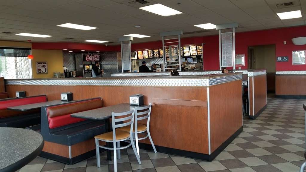 Carls Jr. | 16565 Sierra Lakes Pkwy, Fontana, CA 92336, USA | Phone: (909) 428-2704