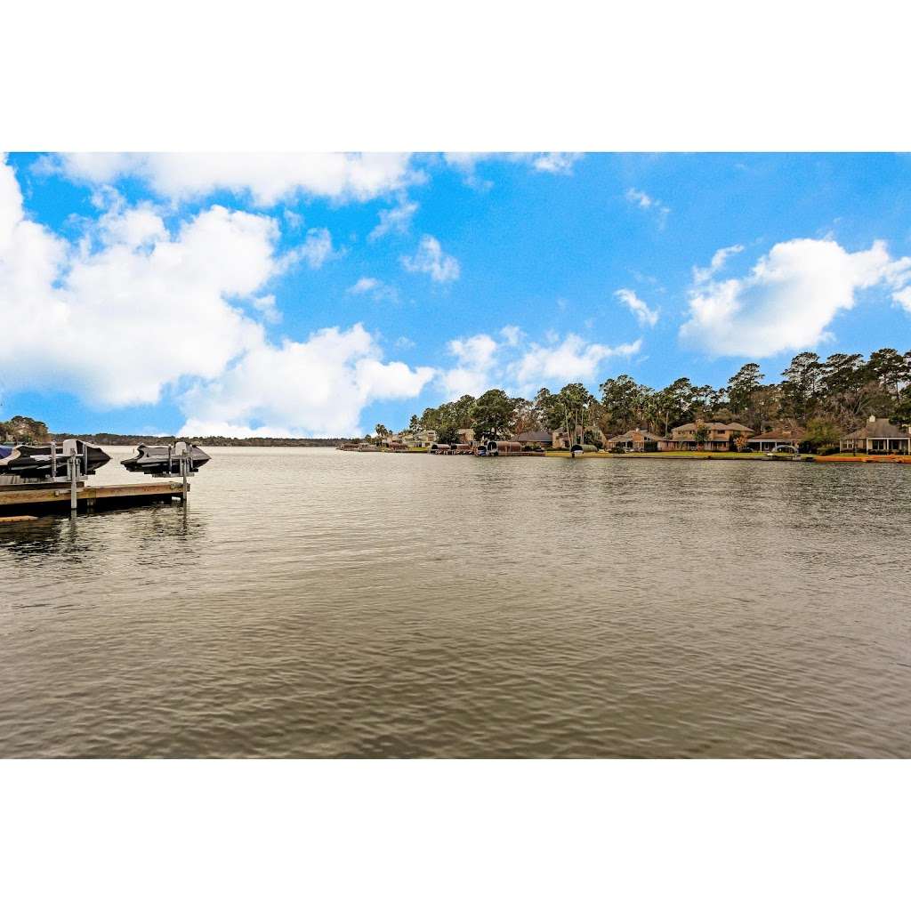 Lake Conroe Rentals | 14001 Walden Rd, Montgomery, TX 77356, USA | Phone: (936) 448-6100