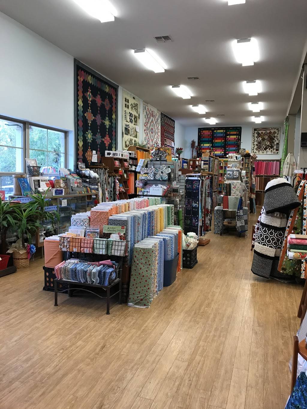 B & B Quilting | 408 Loop St, Buda, TX 78610, USA | Phone: (512) 312-2299