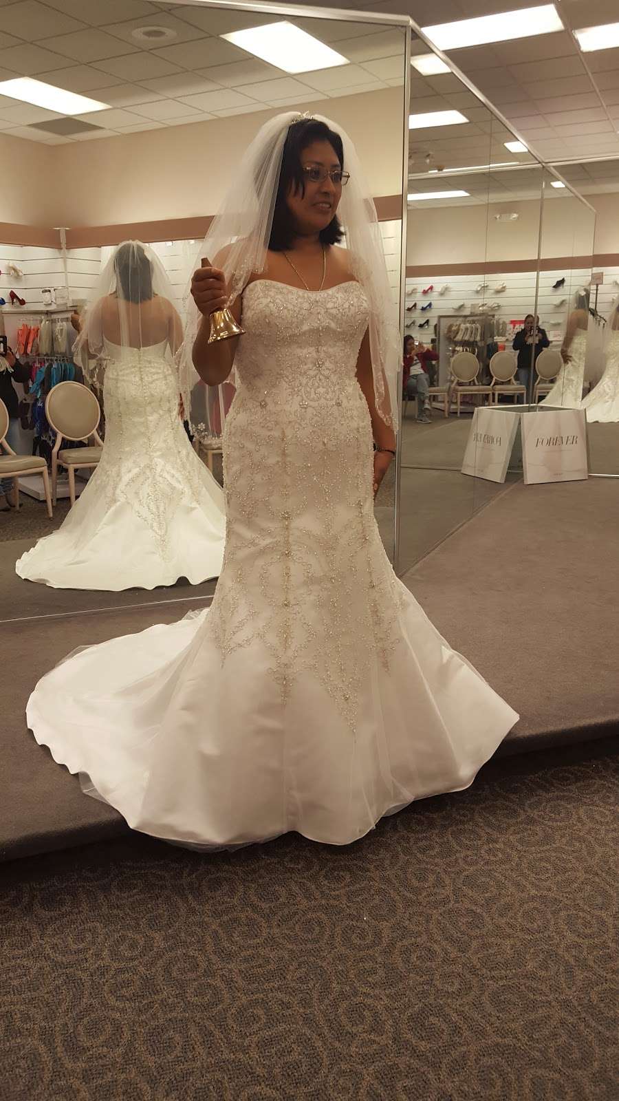 Davids Bridal | 539 Route 38 West, Maple Shade Township, NJ 08052, USA | Phone: (856) 727-5221