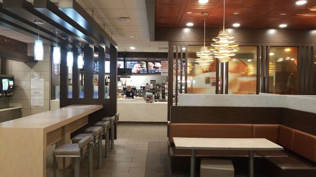 McDonalds | 6680 N 5th St, North Las Vegas, NV 89086, USA | Phone: (702) 639-2372