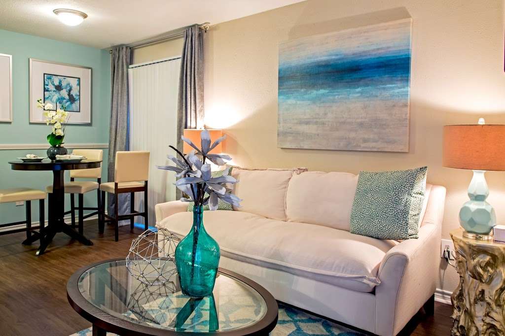 Westchase Creek Apartments | 3000 Woodland Park Dr, Houston, TX 77082, USA | Phone: (281) 771-0280