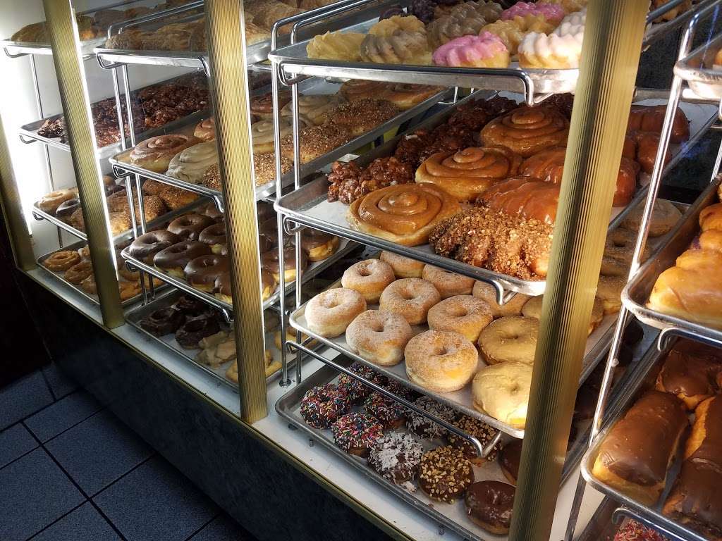 Surfin Donuts | 24451 Alicia Pkwy #5, Mission Viejo, CA 92691, USA | Phone: (949) 699-4926