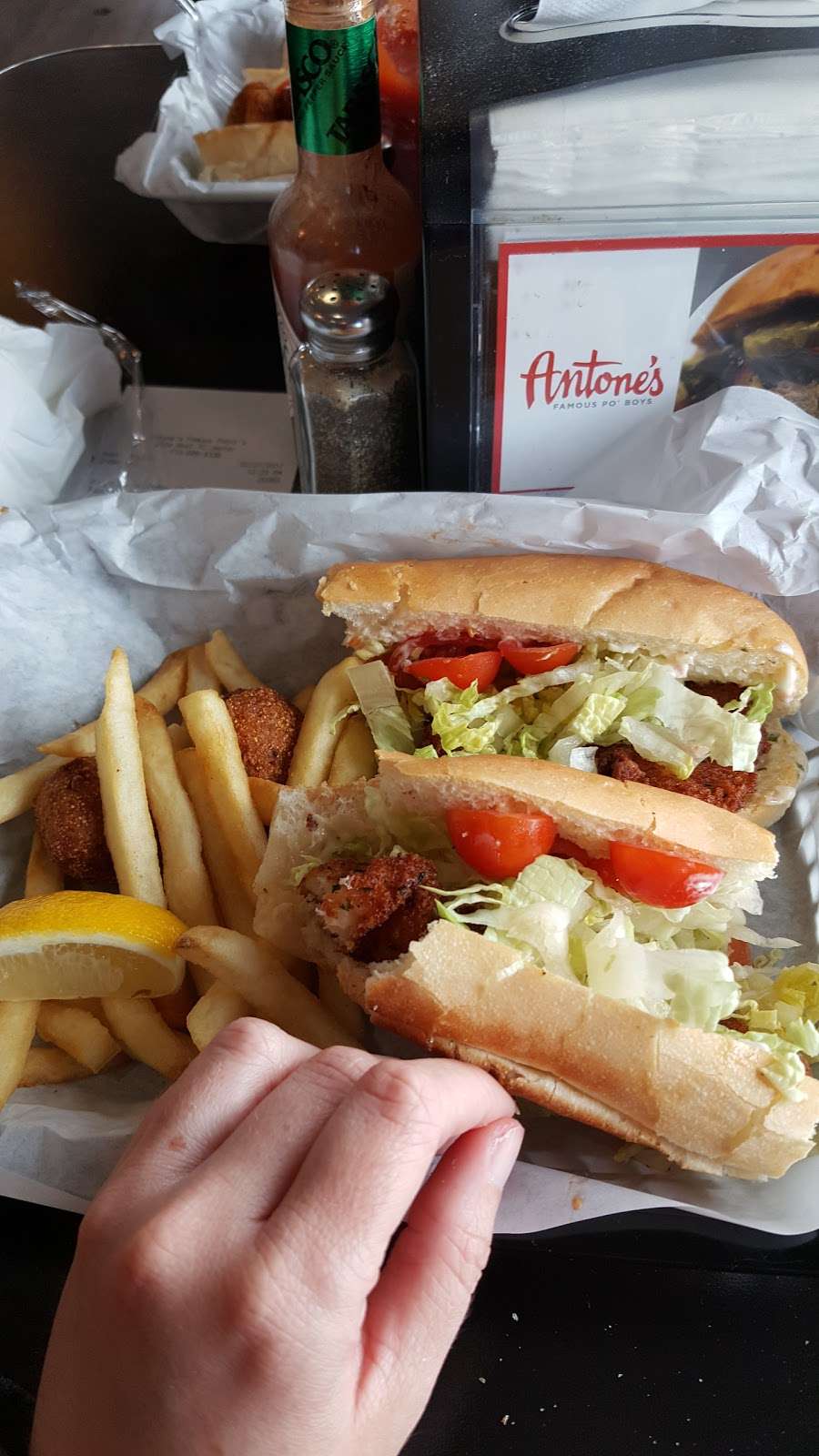 Antones Famous PoBoys - North Loop | 2724 W T C Jester Blvd, Houston, TX 77018, USA | Phone: (713) 686-4338