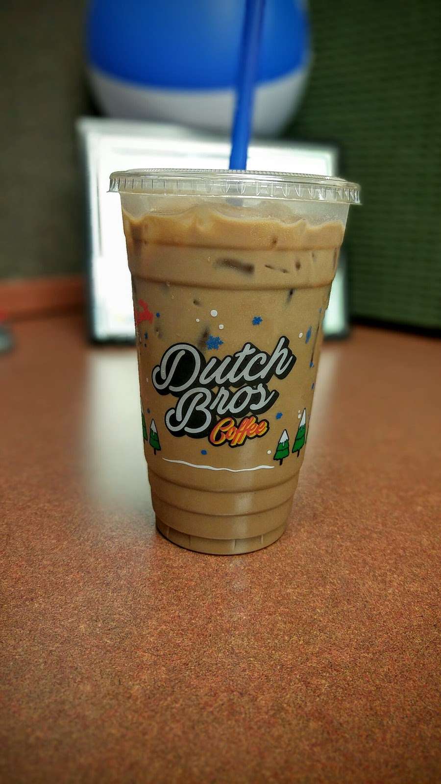 Dutch Bros Coffee | 2375 N 1st St, Dixon, CA 95620 | Phone: (541) 955-4700