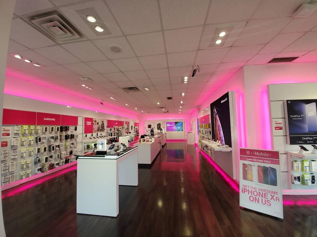 T-Mobile | 1915 Nicholasville Rd, Lexington, KY 40503, USA | Phone: (859) 277-7835