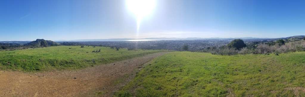 Jeep Trail | Oakland, CA 94605, USA