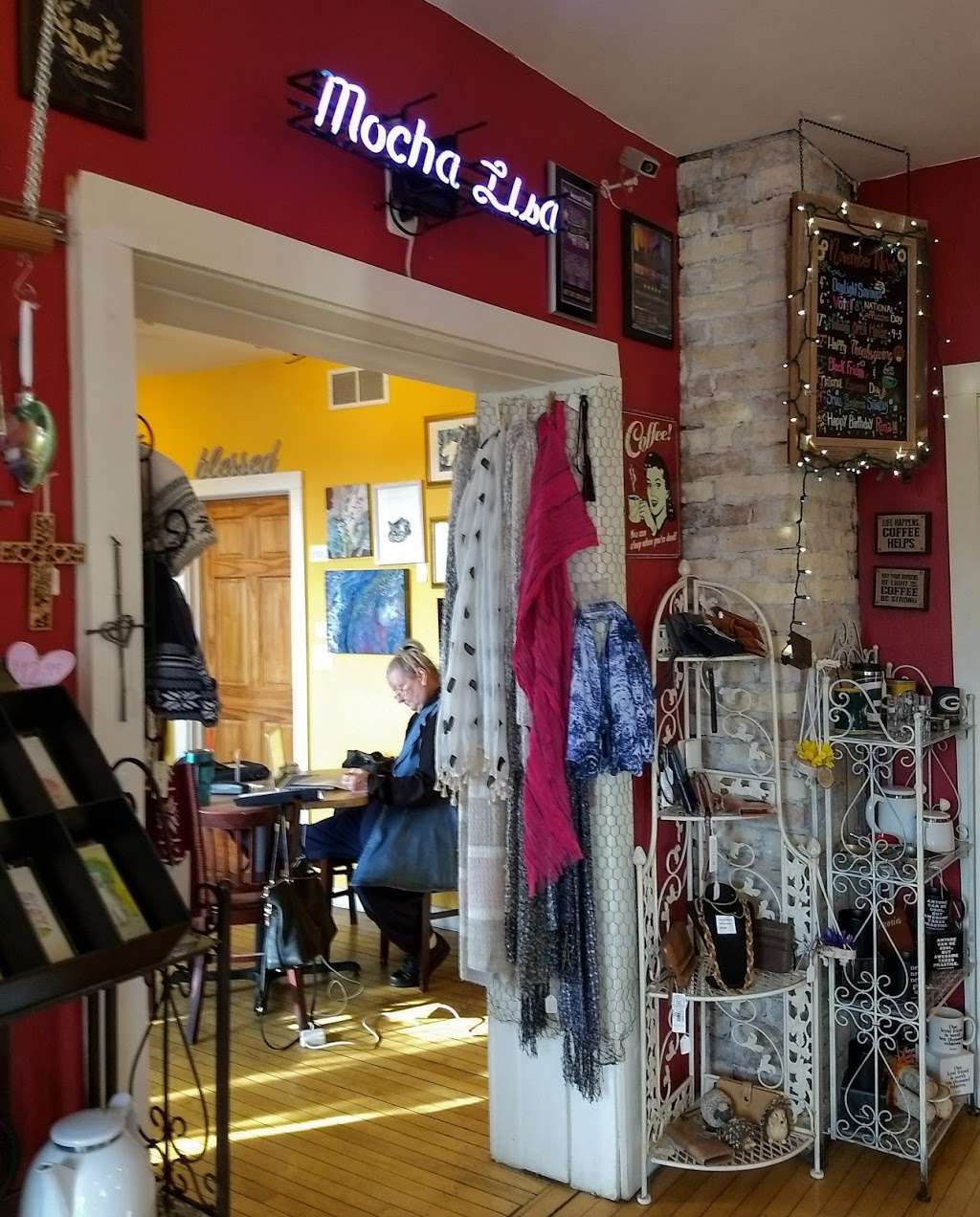 Mocha Lisa | 1721, 2825 4 1/2 Mile Rd, Racine, WI 53402, USA | Phone: (262) 681-2644