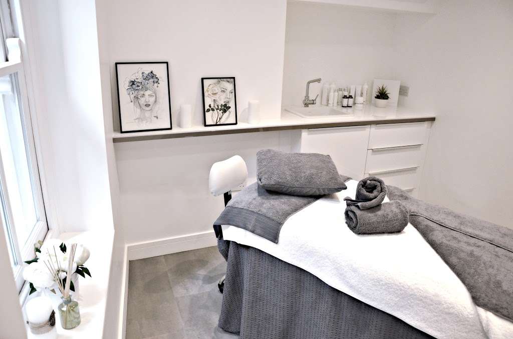 Aesthetics Lab | 128 Regents Park Rd, Camden Town, London NW1 8XL, UK | Phone: 020 7722 5872