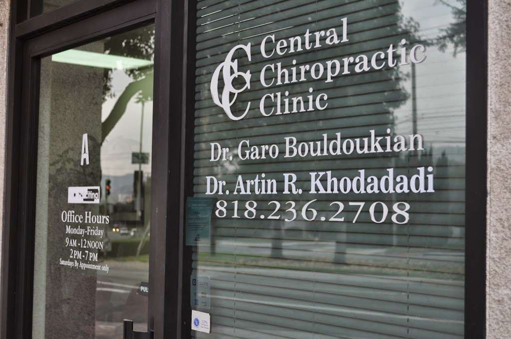 Central Chiropractic Clinic | 3200 La Crescenta Ave # A, Glendale, CA 91208, USA | Phone: (818) 236-2708