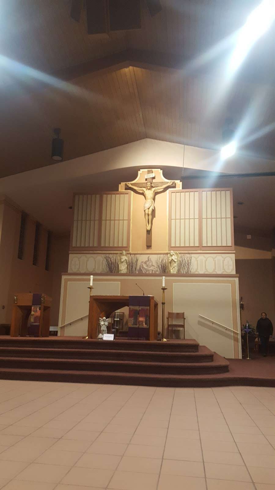 St Colette Catholic Church | 3900 Meadow Dr, Rolling Meadows, IL 60008 | Phone: (847) 394-8100