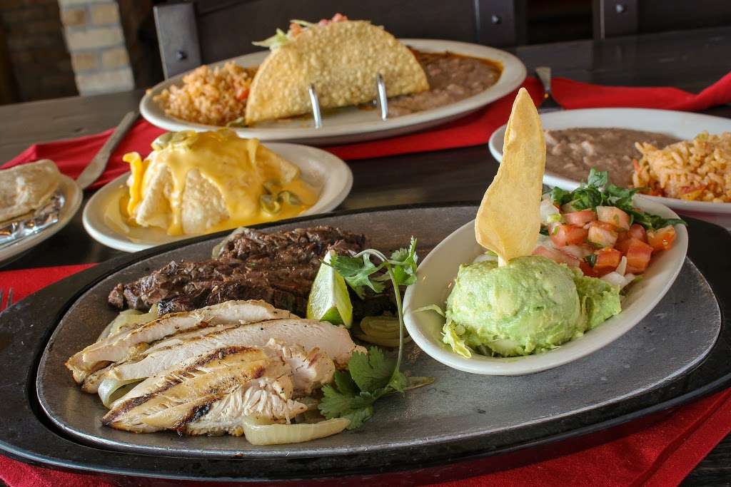 Victors Mexican Grille | 7035 West Grand Parkway South #35, Richmond, TX 77407, USA | Phone: (832) 532-7409