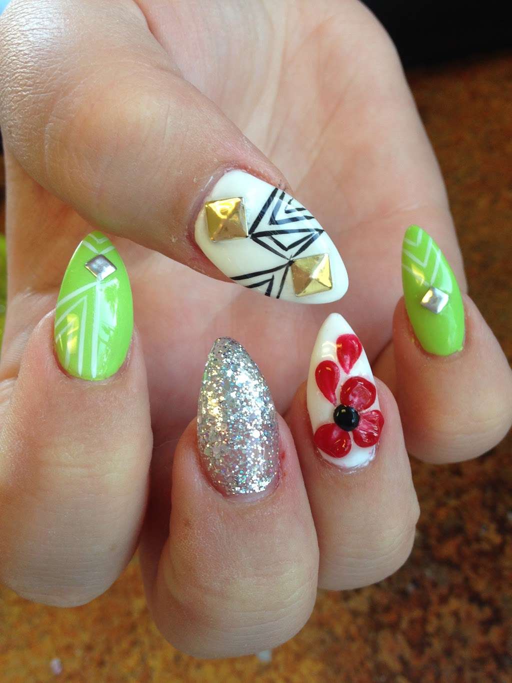 Hermosa Hair and Nails | 158 S King Rd #20, San Jose, CA 95116, USA | Phone: (408) 929-3515