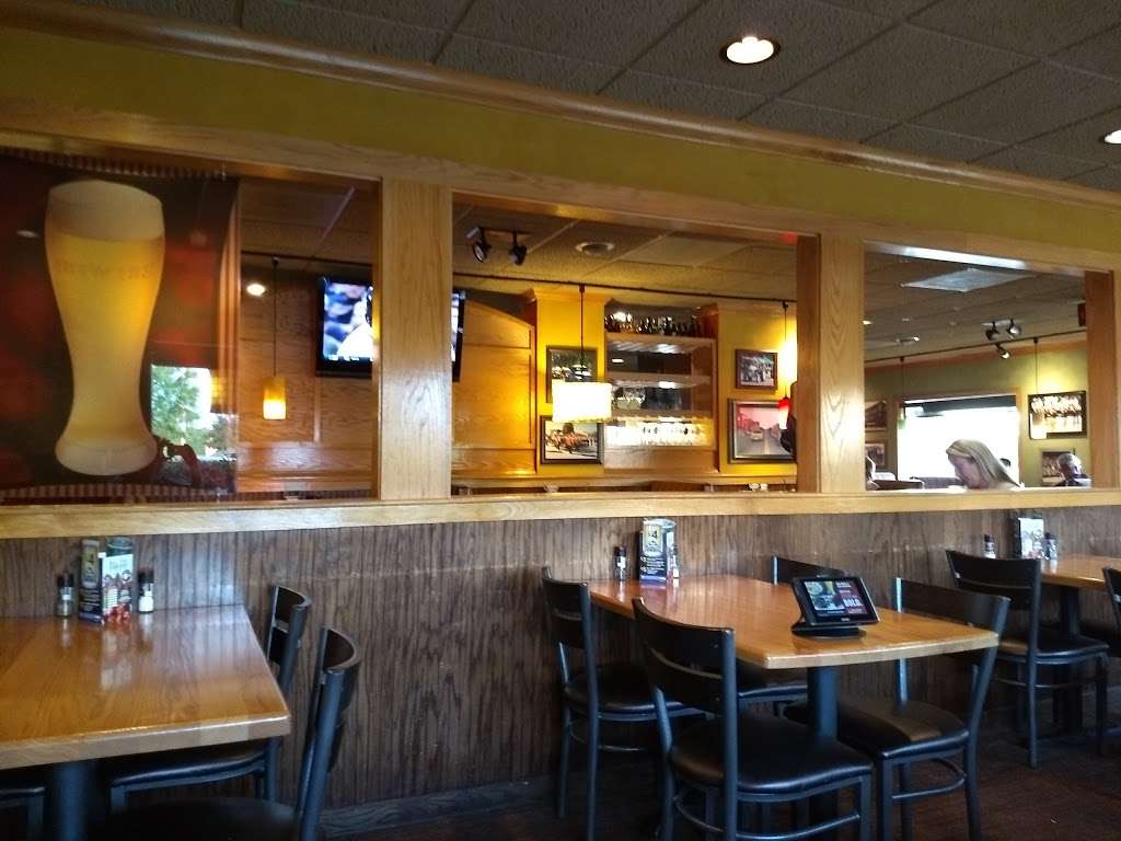 Applebees Grill + Bar | 2340 S Oak St, Ottawa, KS 66067, USA | Phone: (785) 242-2297