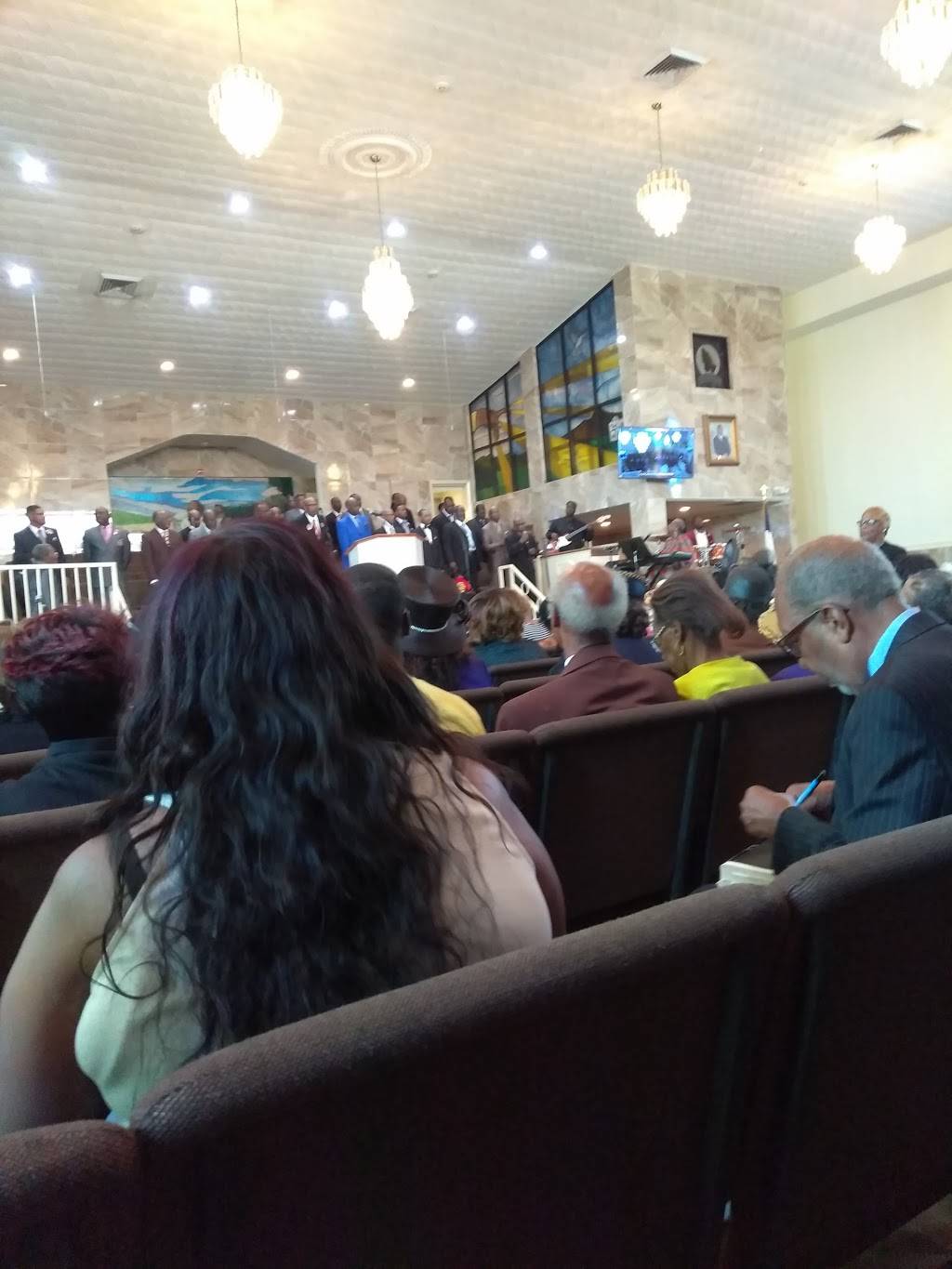 Peaceful Zion Missionary Church - church  | Photo 4 of 10 | Address: 2400 NW 68th St, Miami, FL 33147, USA | Phone: (305) 836-1495