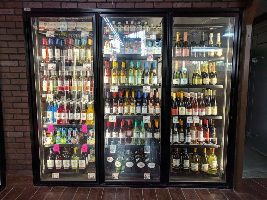 Hitchin Post Market/Liquor | 2651 Reche Canyon Rd, Colton, CA 92324, USA | Phone: (909) 825-7923