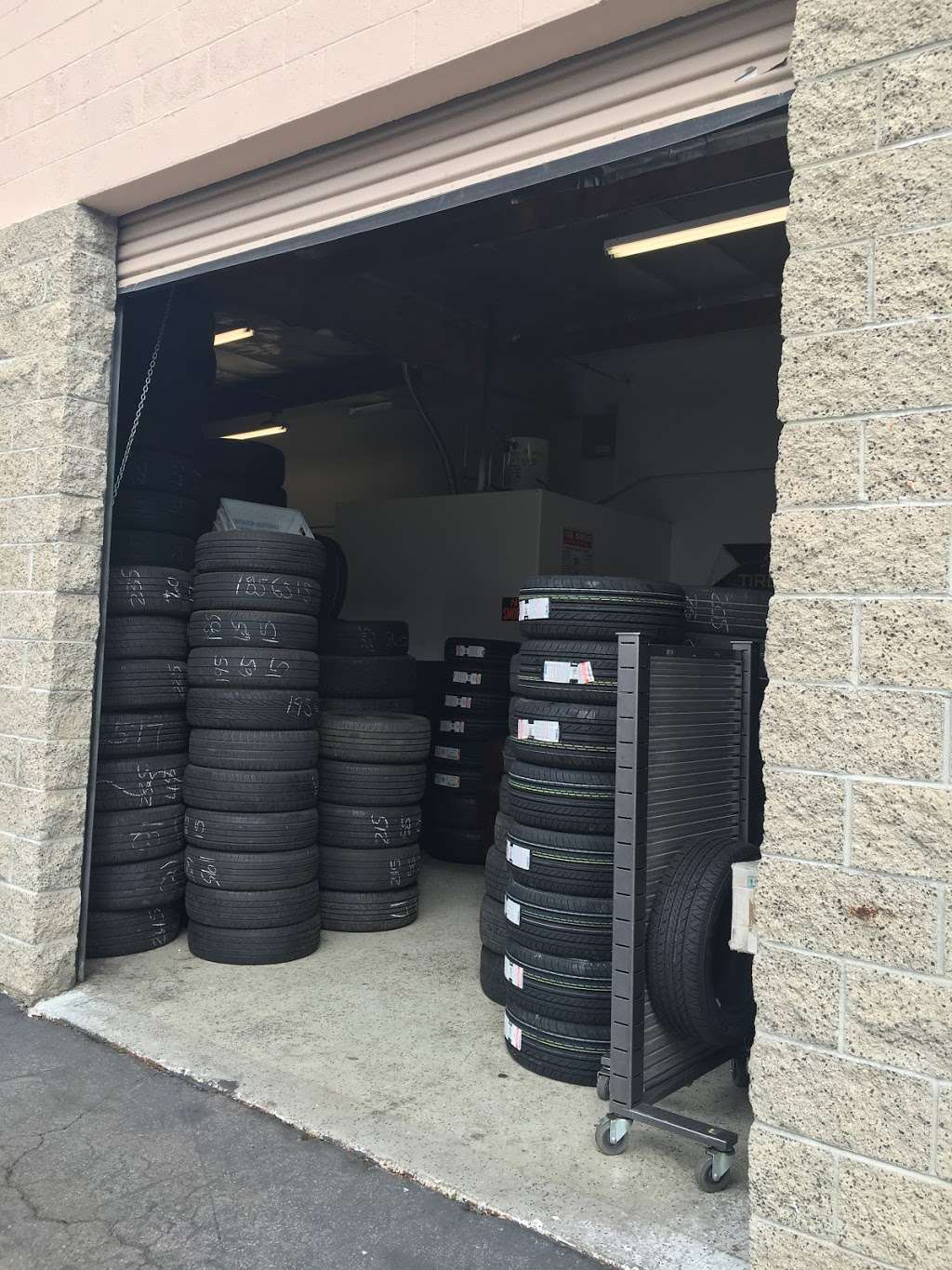 MMG TIRES USED TIRES | 30920 Clowes Ln, Menifee, CA 92596 | Phone: (951) 693-5125