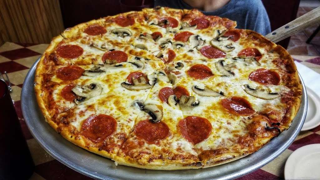 Mannys Pizza House Vl | 4606 S Clyde Morris Blvd, Port Orange, FL 32129, United States | Phone: (386) 767-7599