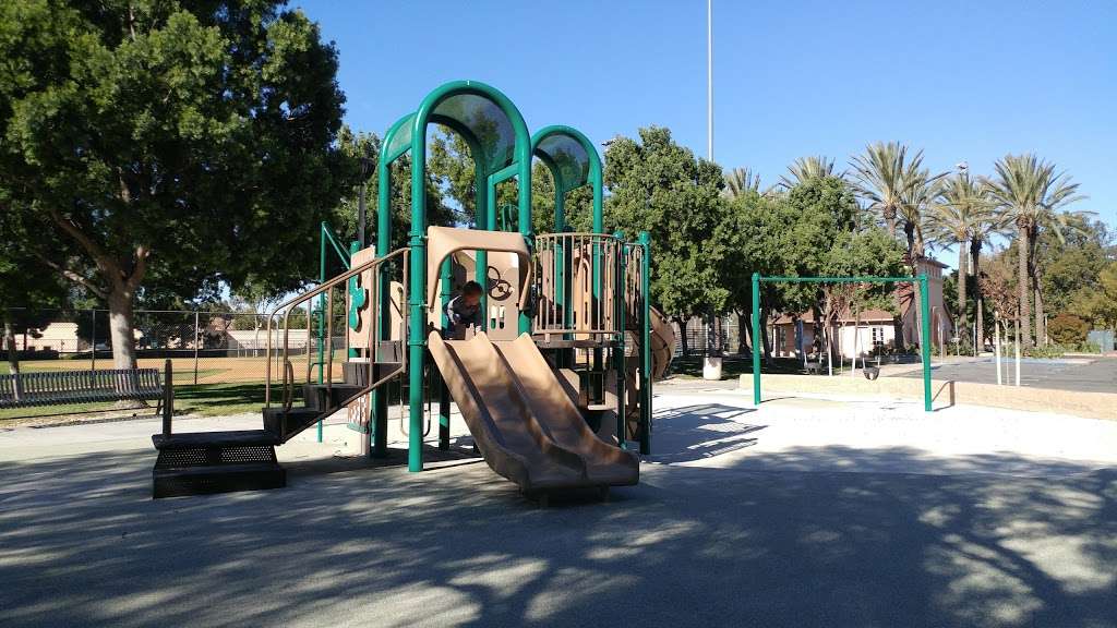 Hicks Canyon Park | 3864 Viewpark Ave, Irvine, CA 92602 | Phone: (949) 724-6827