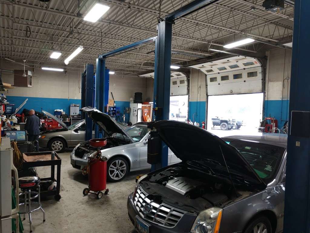 Des Plaines Automotive | 540 E Algonquin Rd, Des Plaines, IL 60016, USA | Phone: (847) 297-0155