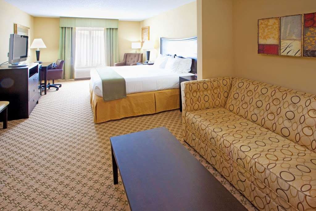 Holiday Inn Express & Suites Chestertown | 150 Scheeler Rd, Chestertown, MD 21620, USA | Phone: (410) 778-0778