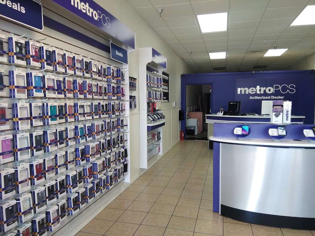 Metro by T-Mobile | 233 S Broadway, Pennsville, NJ 08070, USA | Phone: (856) 514-3670