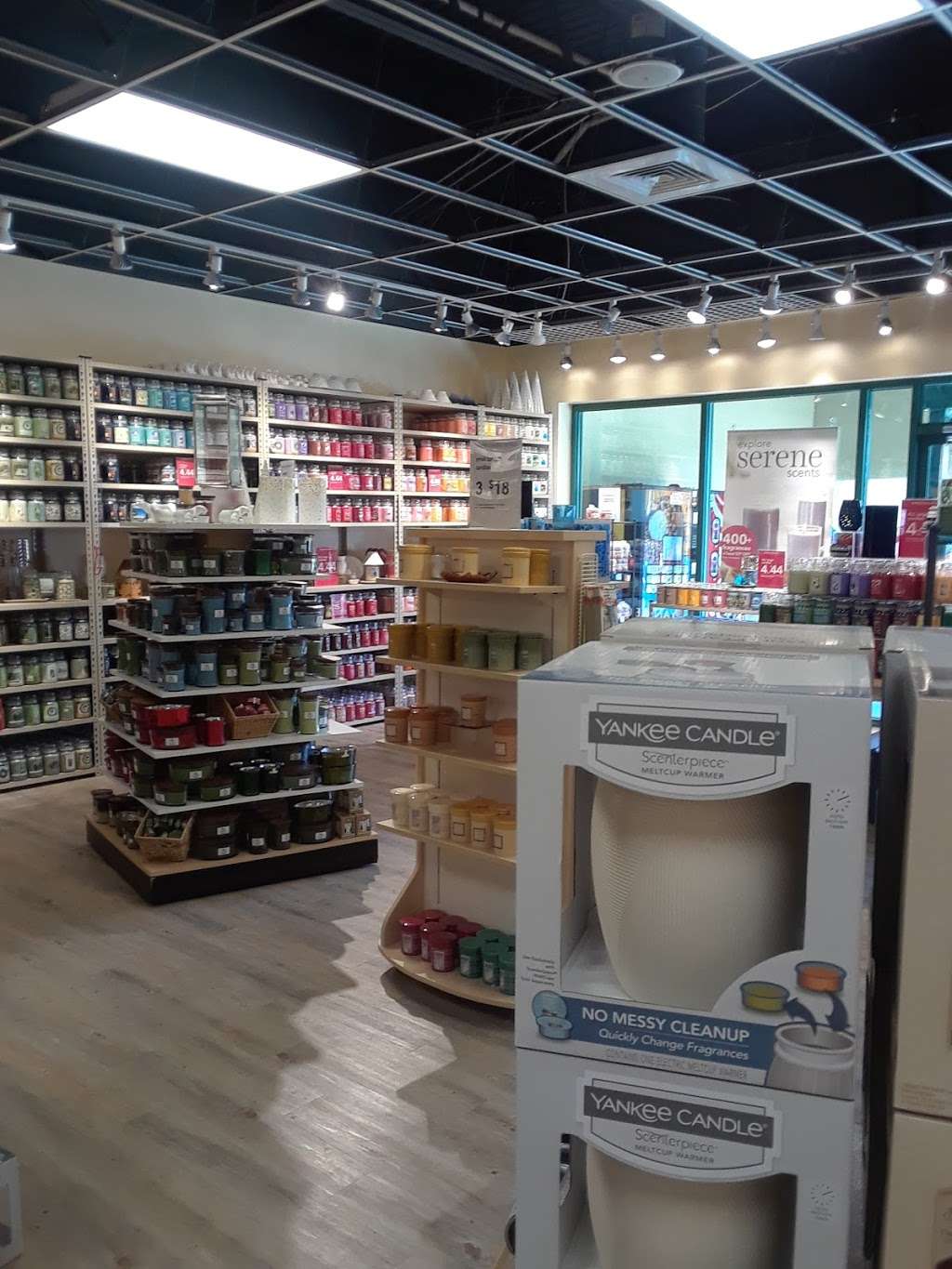 Yankee Candle | 495 Premium Outlets Blvd, Hagerstown, MD 21740, USA | Phone: (301) 790-7989