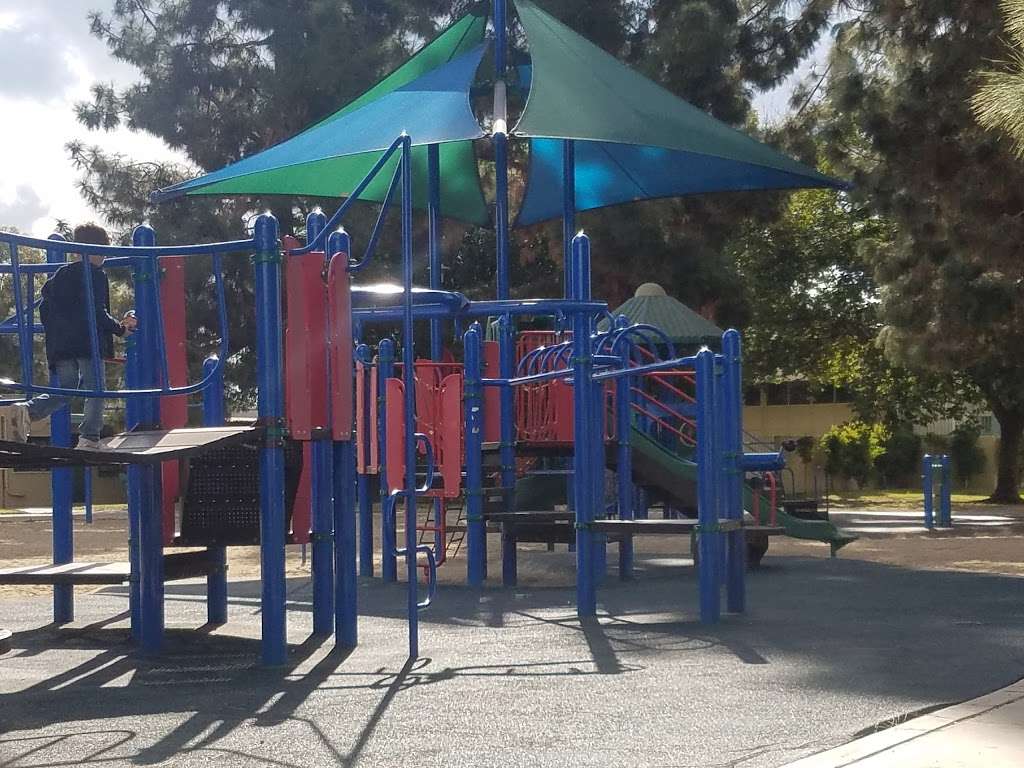 Amelia Mayberry Park | 13201 Meyer Rd, Whittier, CA 90605 | Phone: (562) 944-9727
