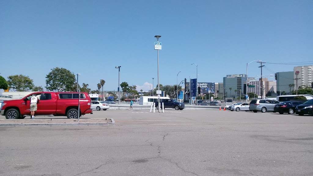 LAX Cell Phone Waiting Lot | Los Angeles, CA 90045