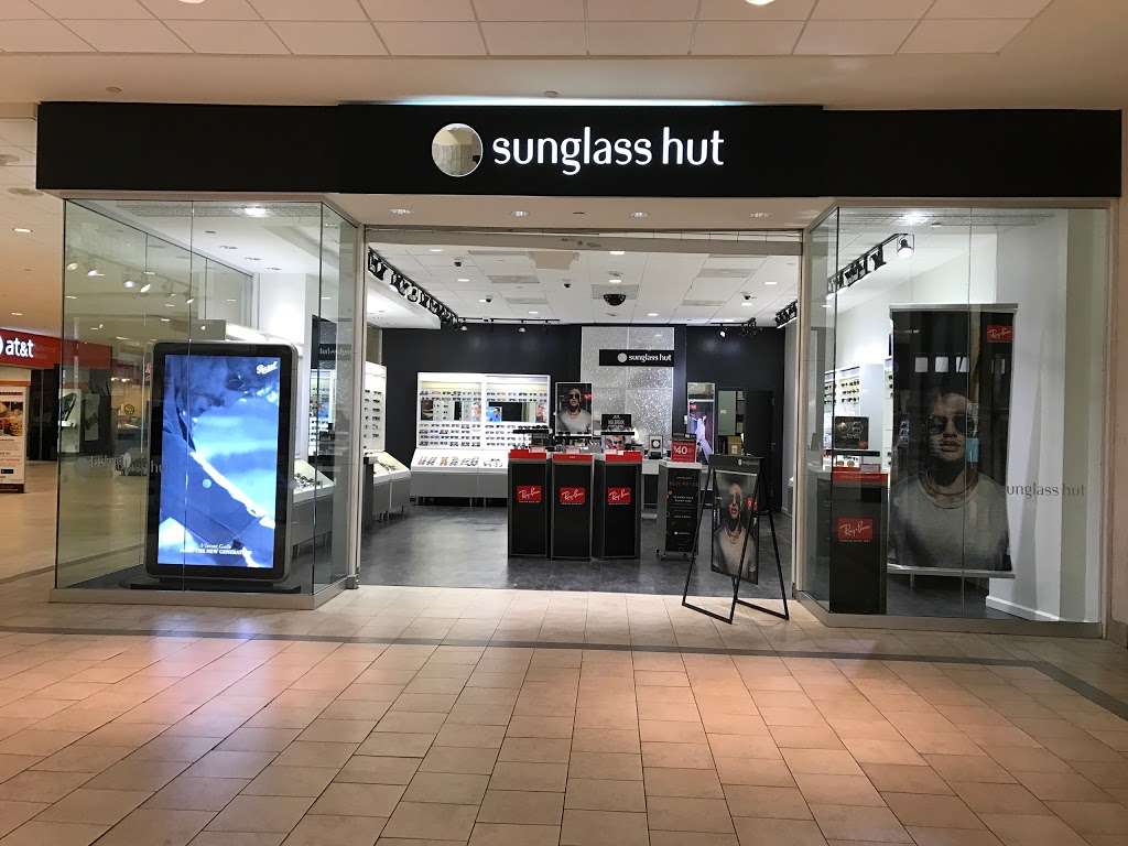 Sunglass Hut | 112 Eisenhower Pkwy spc 1039, Livingston, NJ 07039, USA | Phone: (973) 992-9353