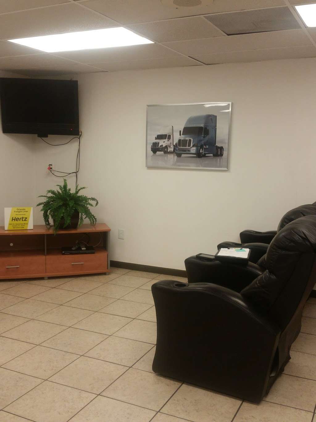 Orlando Freightliner | 2455 S Orange Blossom Trail, Apopka, FL 32703 | Phone: (407) 295-3846