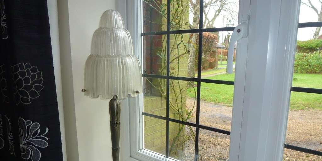 Jones Antique Lighting | 16 Cunningham Rd, Banstead SM7 3HG, UK | Phone: 01737 351288