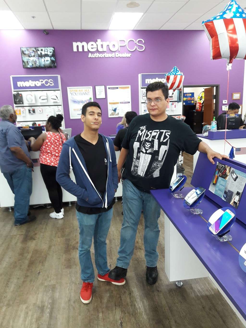 Metro by T-Mobile | 4767 Vista Wood Blvd Ste 160, Dallas, TX 75232, USA | Phone: (469) 729-9800