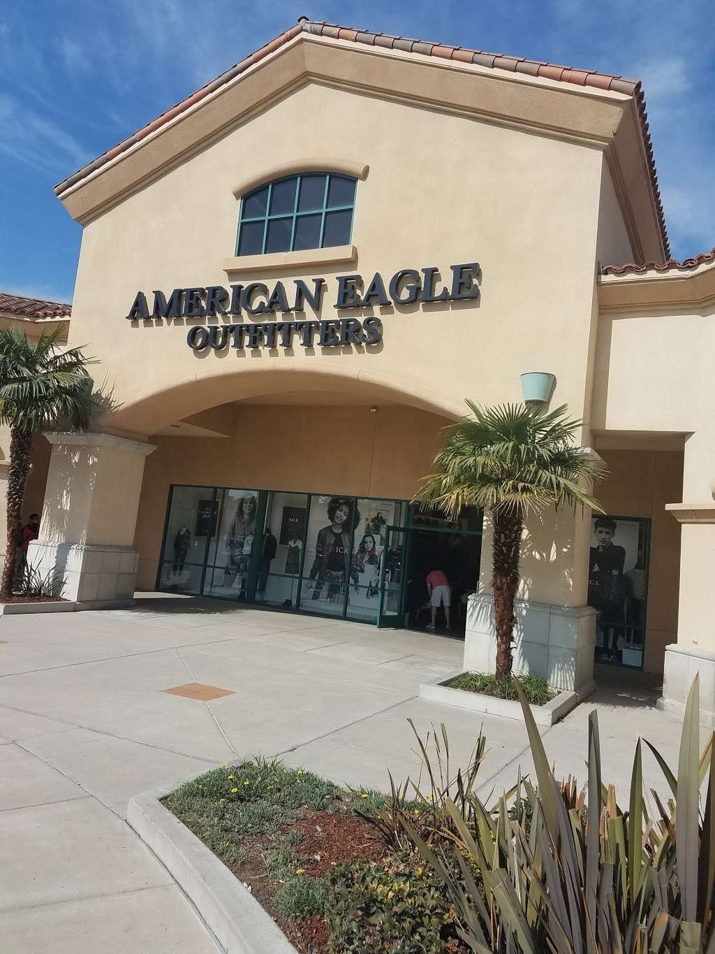 AEO Factory & Aerie Store | 690 Ventura Blvd Suite 112, Camarillo, CA 93010, USA | Phone: (805) 383-6215