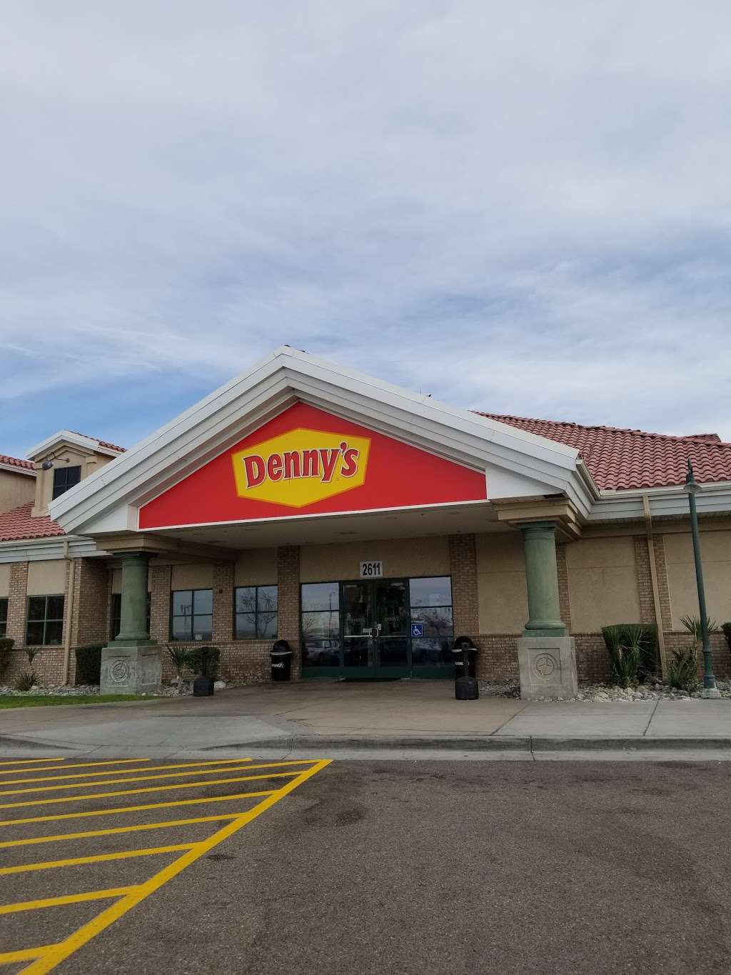 Dennys | 2611 Fisher Blvd, Barstow, CA 92311, USA | Phone: (760) 253-3403