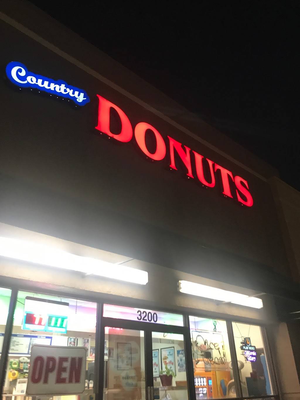 Country Donut | 3200 E Anaheim St, Long Beach, CA 90804, USA | Phone: (562) 986-9986