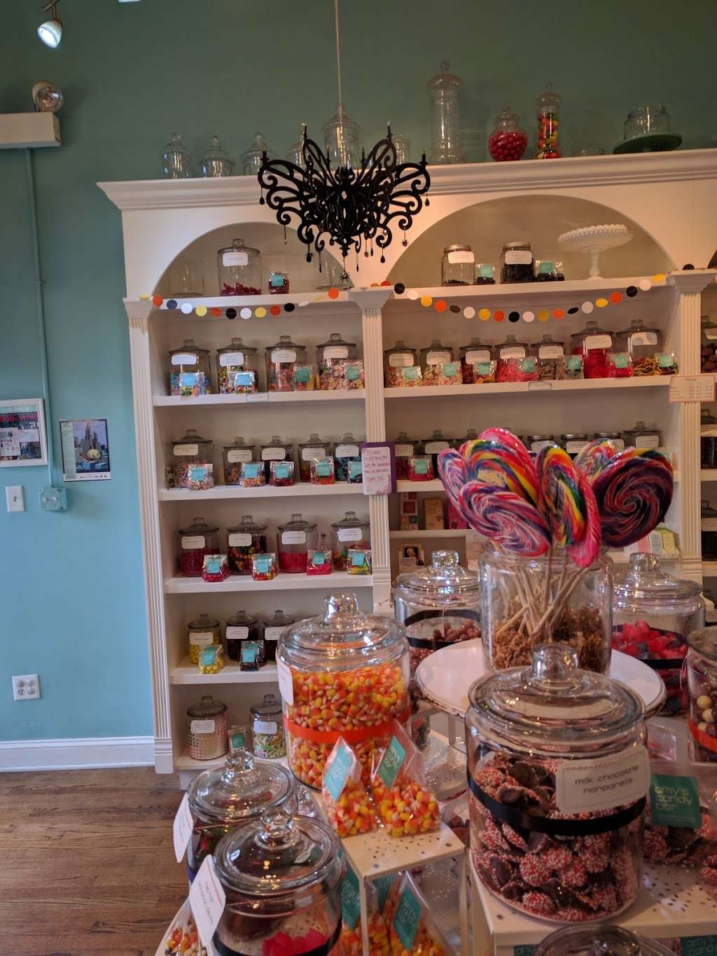 Amys Candy Bar | 4704 N Damen Ave, Chicago, IL 60625 | Phone: (773) 942-6386