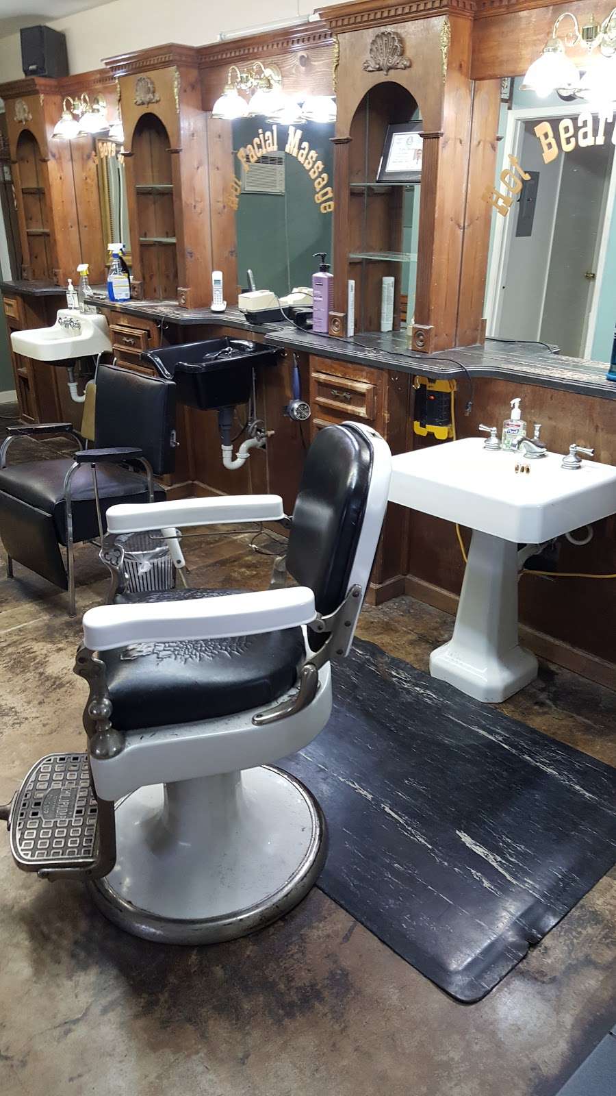 Old Time Barber Shop | 2200 Bandera Rd #115, San Antonio, TX 78228, USA | Phone: (210) 782-0076