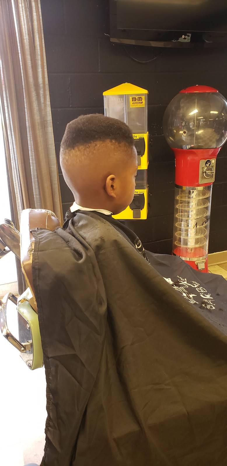Dmacs Barber Shop | 4433 N Franklin Rd # E, Indianapolis, IN 46226, USA | Phone: (317) 547-2037