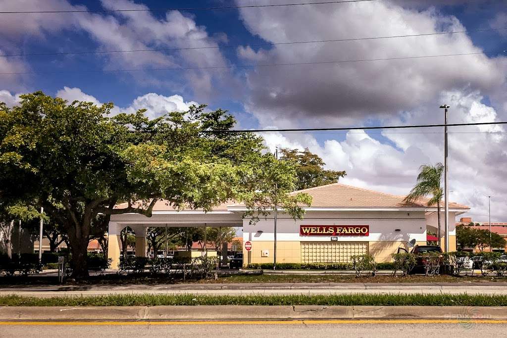 Wells Fargo Bank | 7385 W Atlantic Ave, Delray Beach, FL 33446, USA | Phone: (561) 447-2440