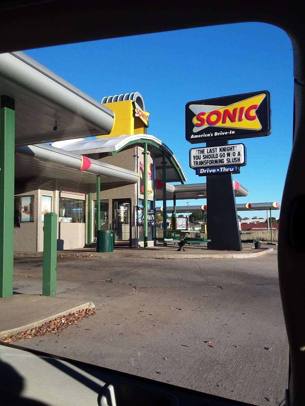 Sonic Drive-In | 815 N Walnut St, Cameron, MO 64429, USA | Phone: (816) 632-1000