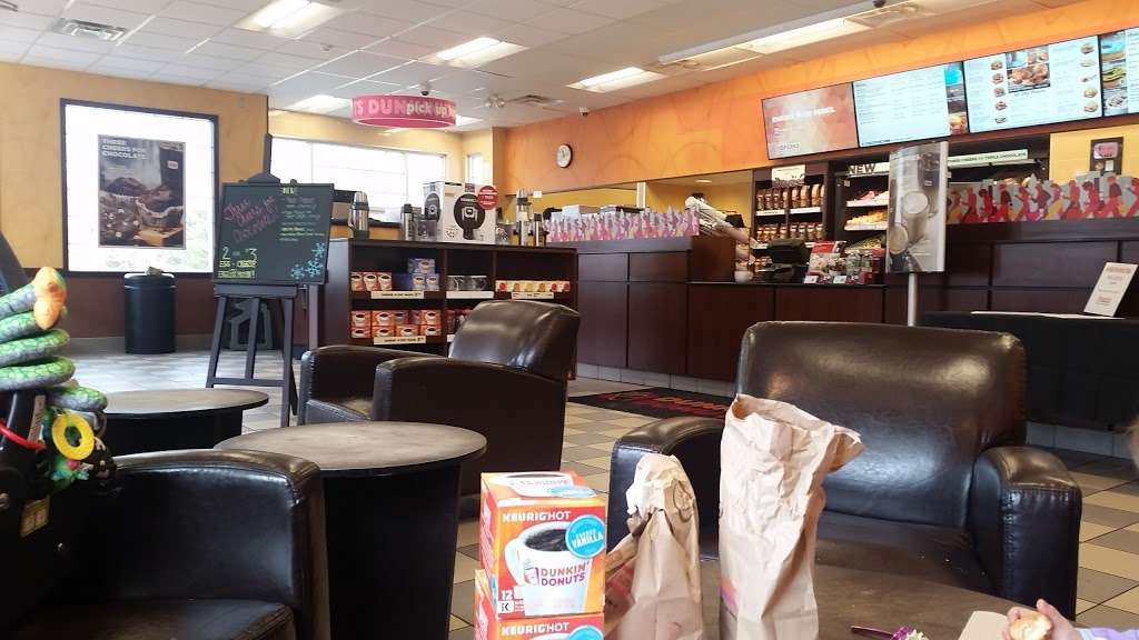 Dunkin | 80 Main St, Carver, MA 02330, USA | Phone: (508) 866-6729