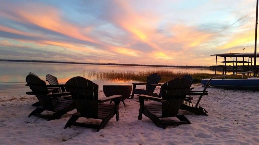 Lake Weir Getaway Vacation Rental | 12250 E Hwy 25, Ocklawaha, FL 32179 | Phone: (352) 553-5332