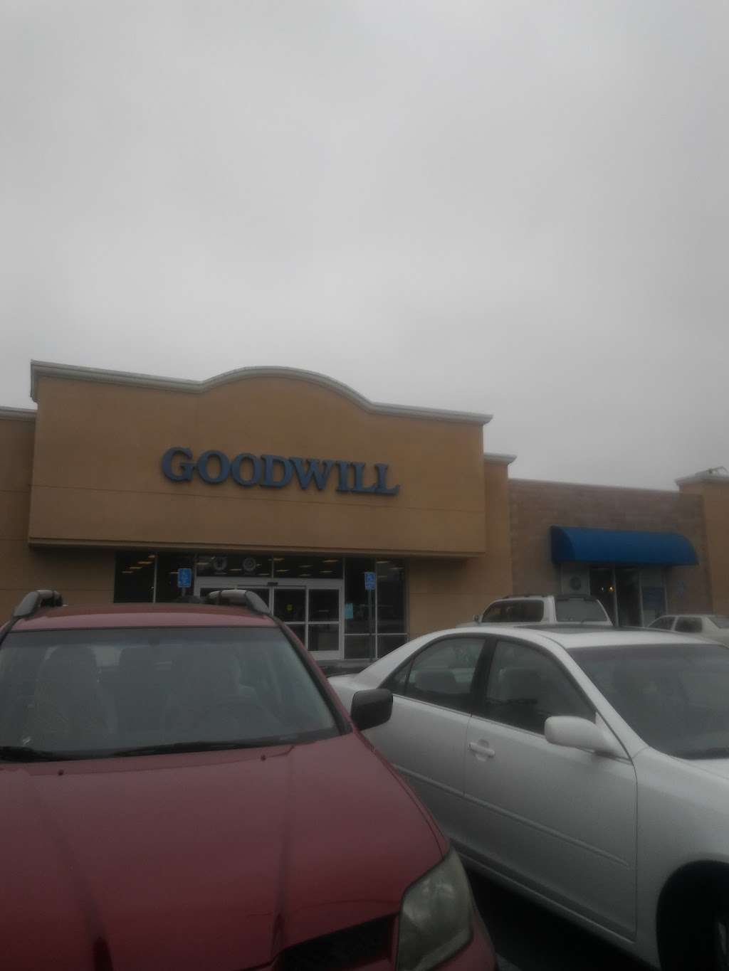 Goodwill Store & Donation Center | 12827 Pioneer Blvd, Norwalk, CA 90650, USA | Phone: (562) 864-0662