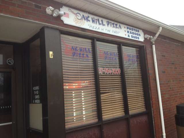 Oak Hill Pizza | 665 Saw Mill Brook Pkwy, Newton, MA 02459, USA | Phone: (617) 964-7009