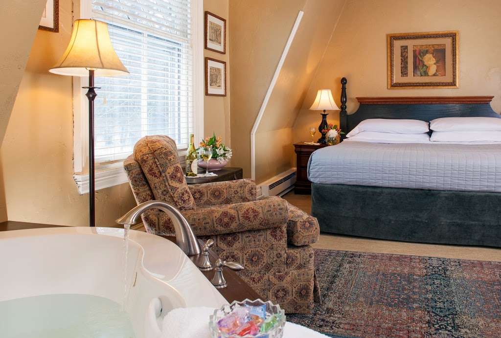 Inn at Lake Joseph | 162 St Josephs Rd, Forestburgh, NY 12777, USA | Phone: (845) 791-9506