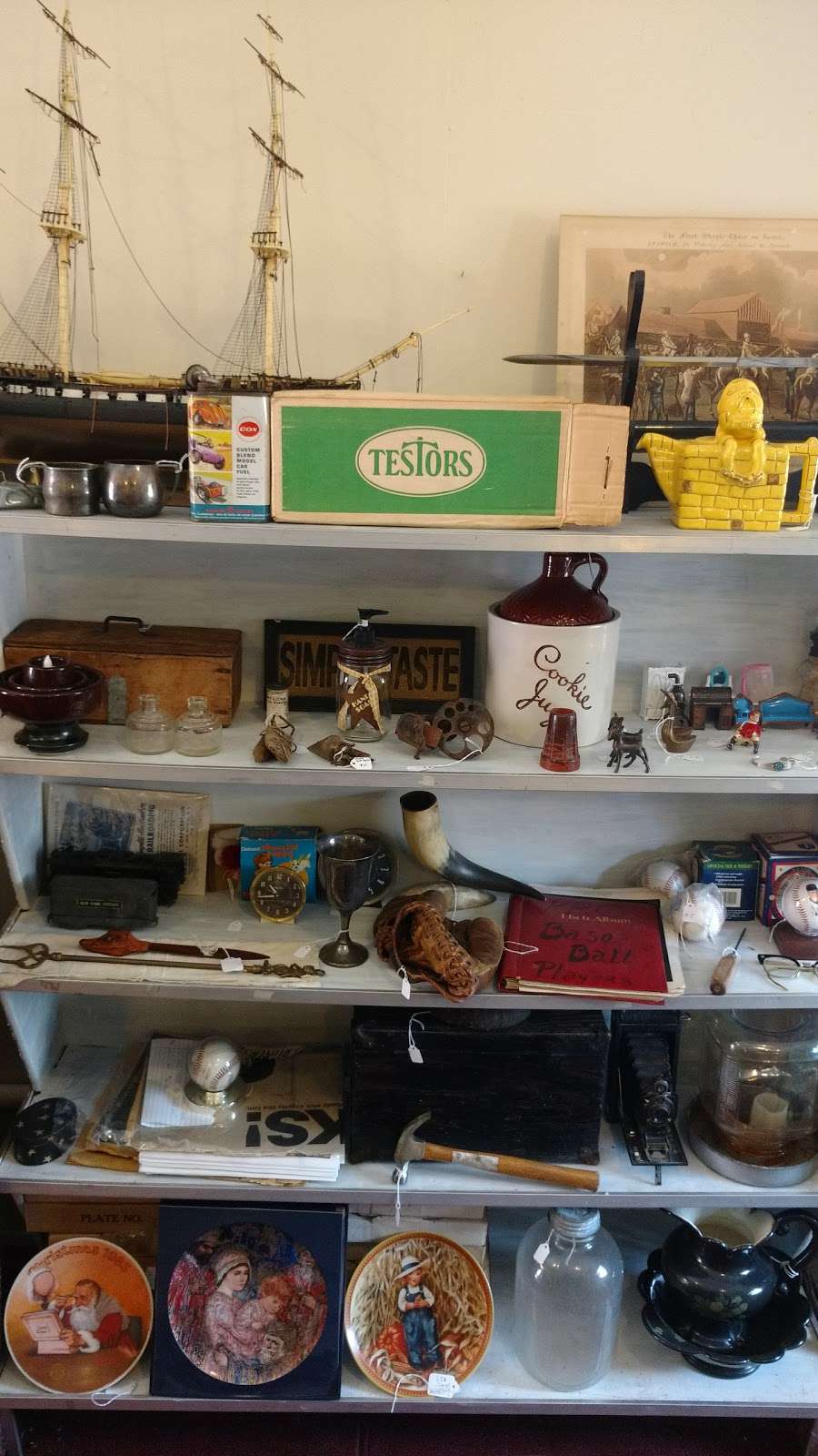 fraziers old stuff | 111 Lincoln Way E, New Oxford, PA 17350, USA | Phone: (717) 476-7947