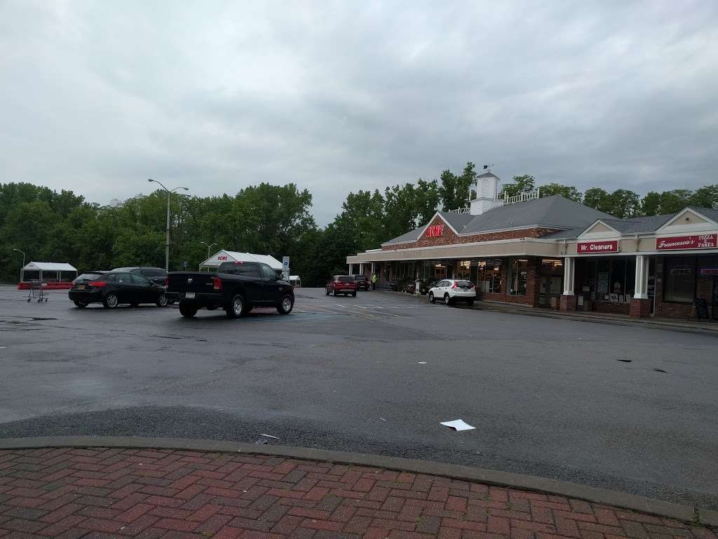 Shrub Oak Shopping Center | 1336 E Main St, Shrub Oak, NY 10588, USA