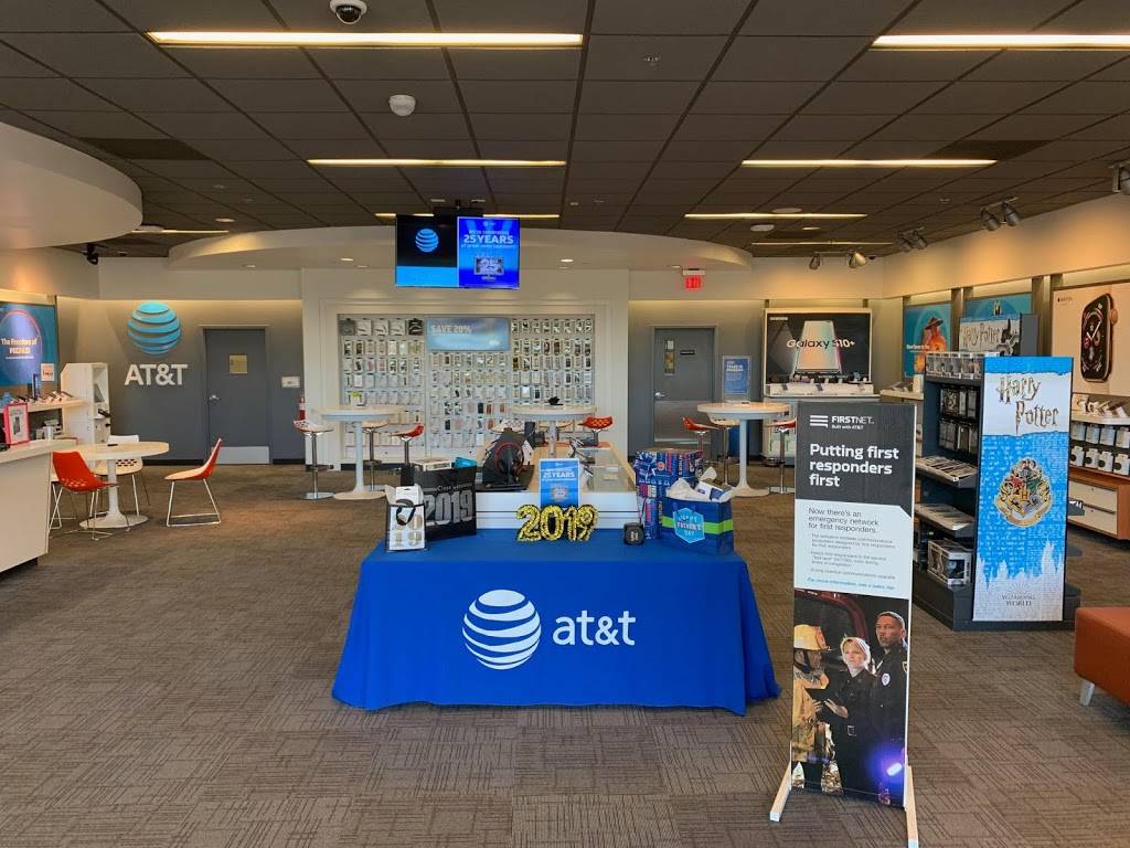 AT&T Store | 1728 S Greenfield Rd Suite 106, Mesa, AZ 85206, USA | Phone: (480) 503-9597